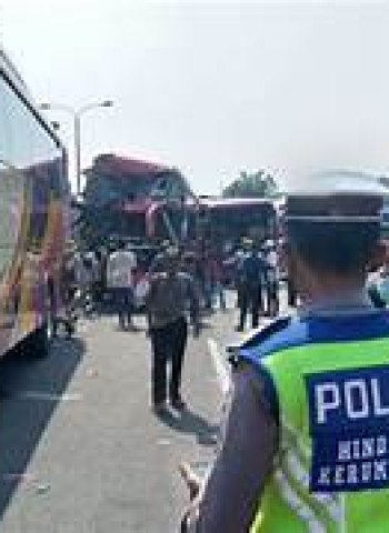 Kecelakaan Tragis di Tol Cipularang: Sopir Bus Peziarah Tangerang Sempat Kabur