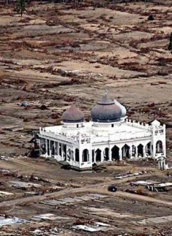 Tsunami Aceh 2004: Tragedi dan Pelajaran dari Bencana Dahsyat