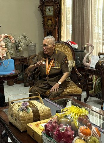 Silaturahmi Wapres Gibran ke Try Sutrisno Menjelang Peringatan HUT RI ke-80