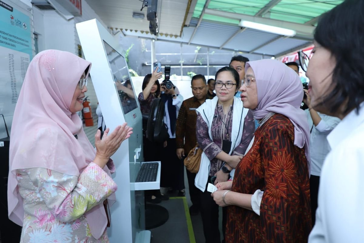 Menteri PANRB Tinjau Pelayanan Cek Kesehatan Gratis di Puskesmas Kebayoran Baru
