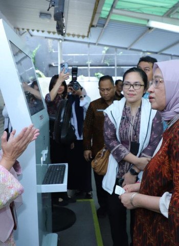 Menteri PANRB Tinjau Pelayanan Cek Kesehatan Gratis di Puskesmas Kebayoran Baru