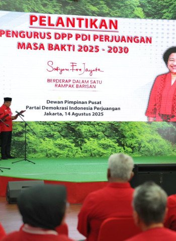 Hasto Kristiyanto Kembali Jadi Sekjen PDI-P, Ganjar Pastikan Keputusan Langsung Megawati