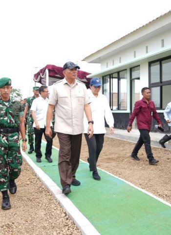 Menhan Sjafrie Sjamsoeddin Tinjau Batalyon Teritorial Prototipe di Bekasi