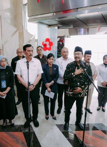 Luhut Sebut Digitalisasi Bansos Tingkatkan Efisiensi dan Hemat Anggaran Besar