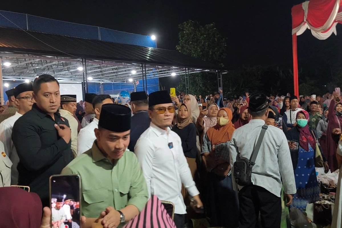 Gibran Ajak Santri dan Masyarakat Doakan Presiden Prabowo di Harlah Ponpes Ora Aji