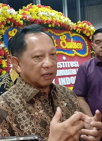 Mendagri Tito Karnavian Instruksikan Bupati Pati Sudewo Tetap Bekerja Meski DPRD Ajukan Hak Angket