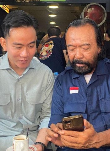 Wapres Gibran Bertemu Warga Mirip Surya Paloh di Kopi Asiang Pontianak