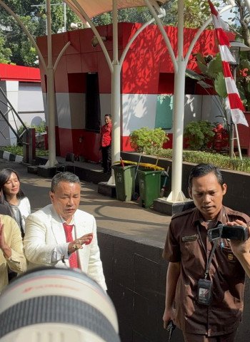 Didampingi Hotman Paris, Nadiem Makarim Penuhi Panggilan KPK