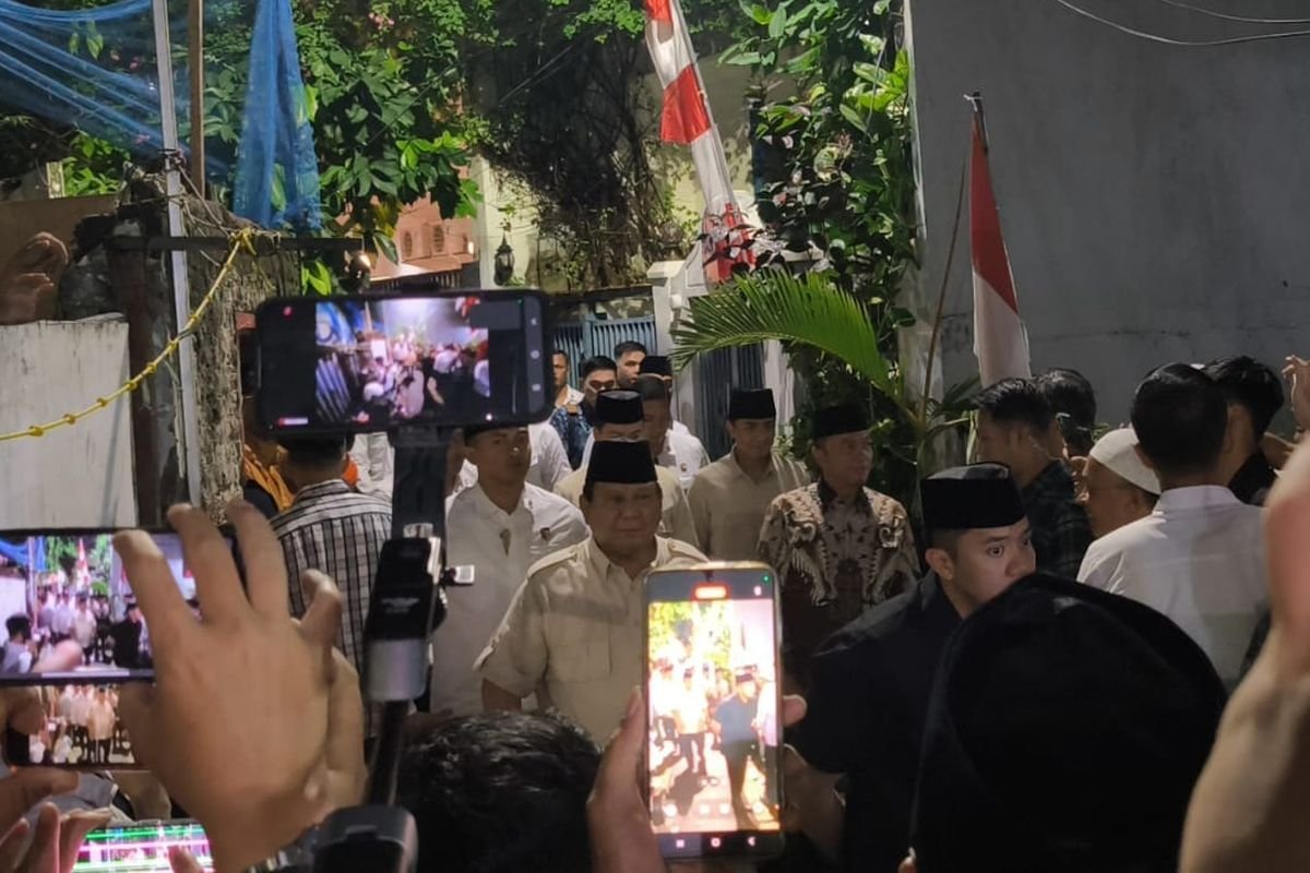 Presiden Prabowo Subianto Melayat ke Rumah Duka Affan Kurniawan Didampingi Sejumlah Pejabat Negara