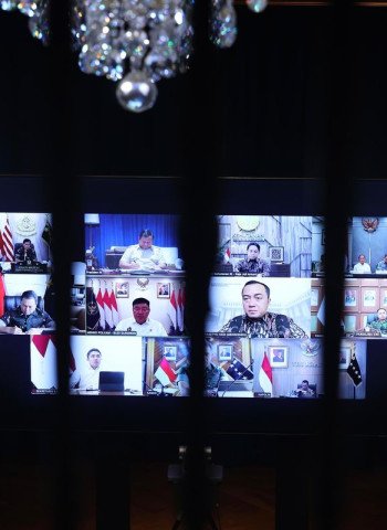 Presiden Prabowo Gelar Rapat Terbatas Bahas Mitigasi Karhutla dari Hambalang