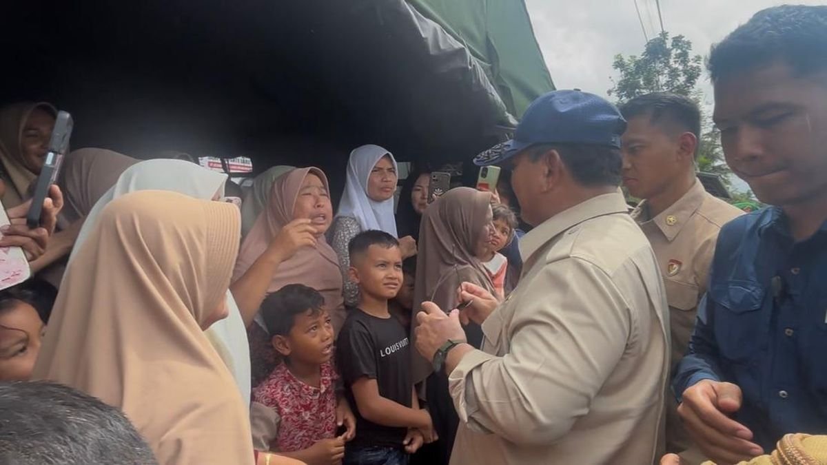 Warga Aceh Menangis di Hadapan Prabowo: Rumah Hanyut Akibat Banjir