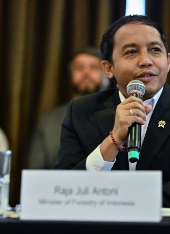 Menteri Kehutanan Cabut Izin 1,5 Juta Hektare PBPH Nakal di Era Prabowo