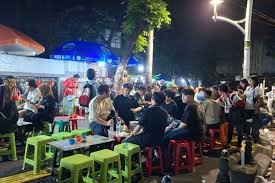 Gultik Blok M: Destinasi After Party Jemaat Gereja Usai Misa Malam Natal