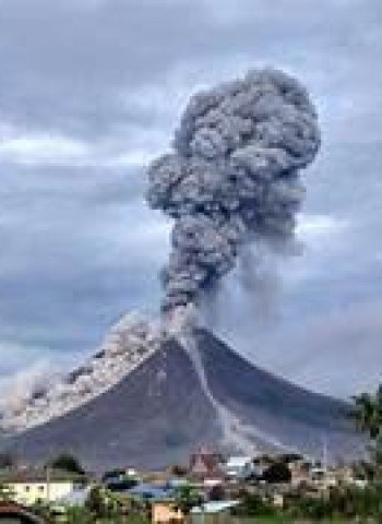Bencana Alam di Awal Tahun 2025: Erupsi Gunung Api dan Banjir Melanda Indonesia
