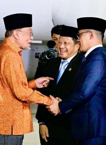 Kunjungan PM Malaysia Anwar Ibrahim ke Jakarta Disambut Upacara Kehormatan