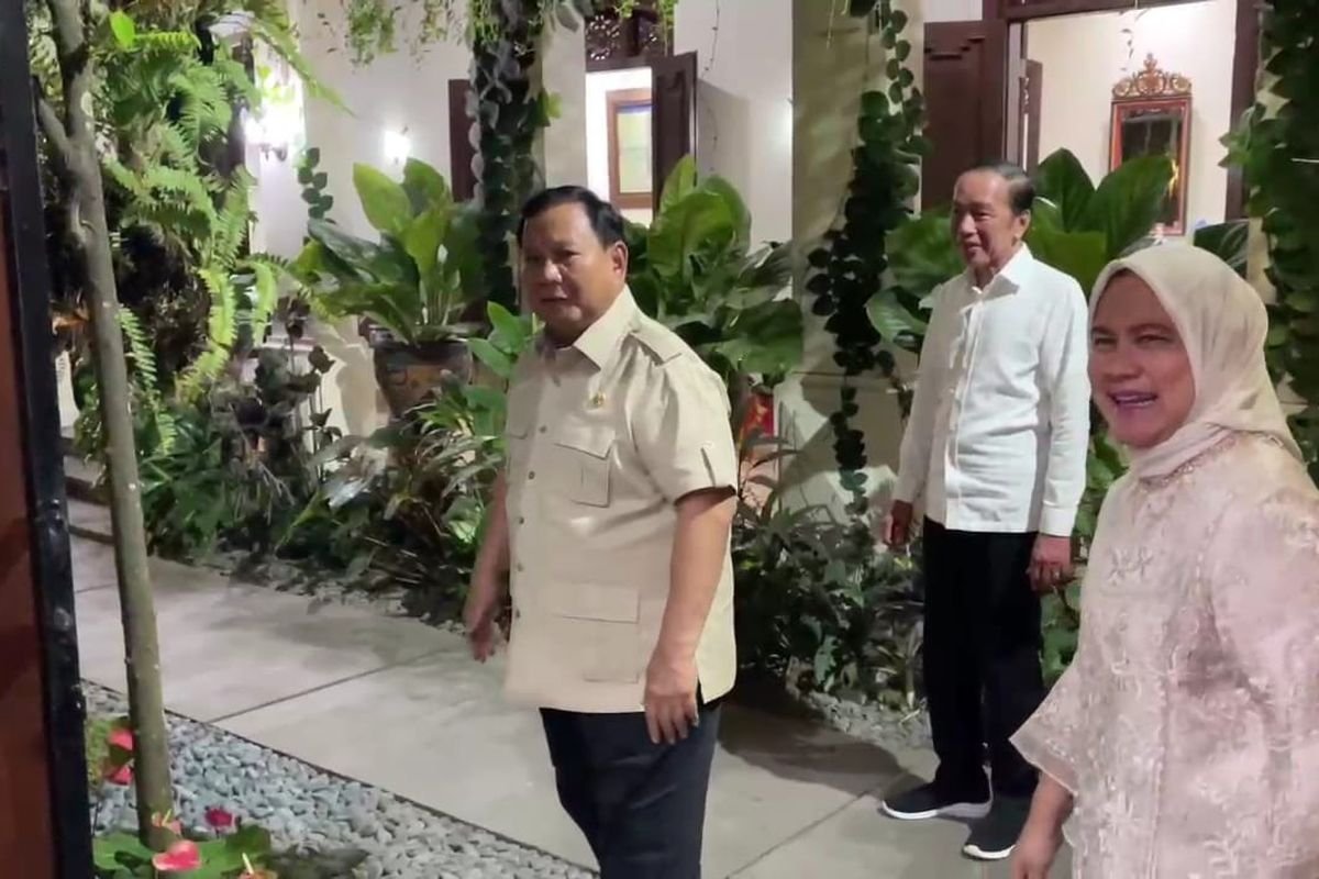 Prabowo Datangi Kediaman Jokowi Sesaat Setelah Tiba di Solo