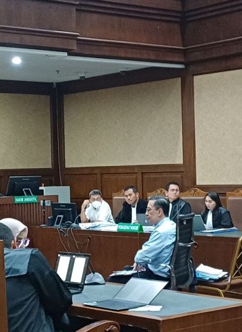 Tom Lembong Terima Mandat Perpanjangan Koperasi TNI AD Usai 14 Hari Dilantik