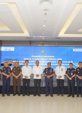 Lima Kapal Rampasan dari Kejaksaan Resmi Diserahkan kepada Kementerian Kelautan dan Perikanan untuk Dikelola