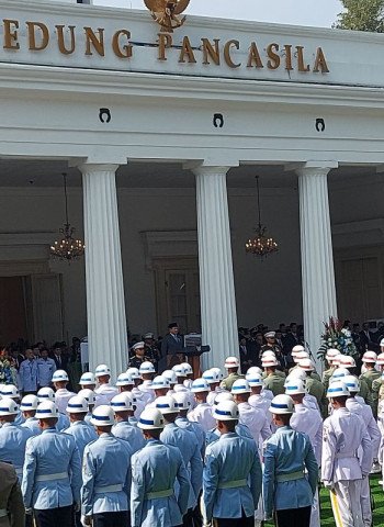 Momen Kebersamaan Prabowo, Gibran, dan Megawati Sebelum Upacara Pancasila