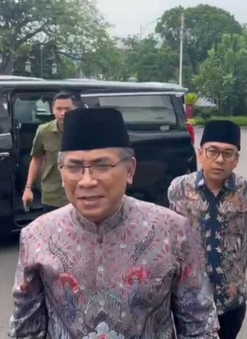 Dialog Penting di Tengah Gejolak Politik, Prabowo Mengundang Gus Yahya ke Istana