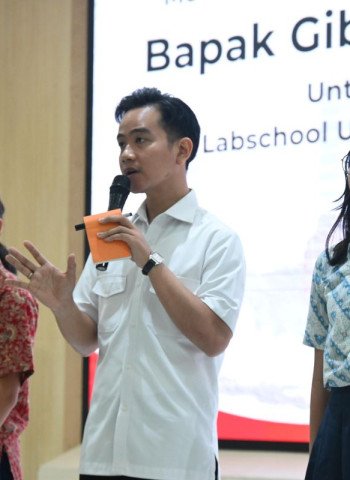 Wapres Gibran Rakabuming Raka Tekankan Etika dan Pendampingan dalam Pemanfaatan AI di SMP Labschool Jakarta