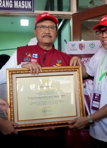 Kemensos Gelar Operasi Katarak Gratis untuk 1.300 Lansia di Hari Lansia