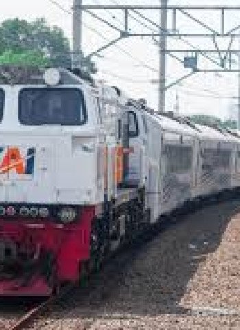 Prabowo Subianto Umumkan Potongan Harga Tiket Kereta Api hingga 20 Persen untuk Juni-Juli