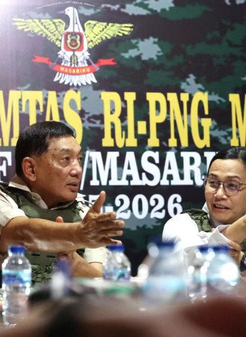 Kunjungan Berani Menhan dan Menkeu ke Nduga Papua: Langkah Tegas dengan Rompi Anti-Peluru