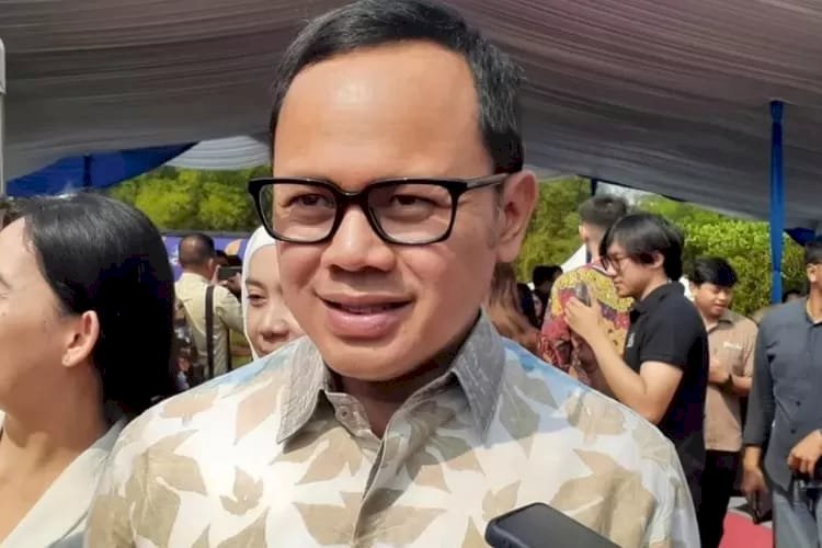 Wamendagri Bima Arya Serukan Penertiban Ormas Berseragam Militer/Polisi di Daerah