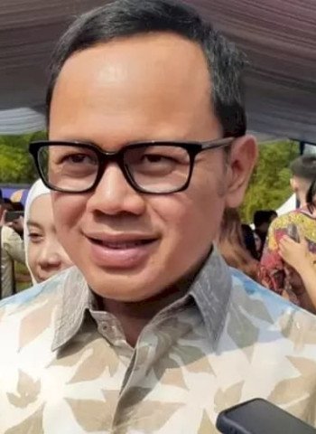 Wamendagri Bima Arya Serukan Penertiban Ormas Berseragam Militer/Polisi di Daerah