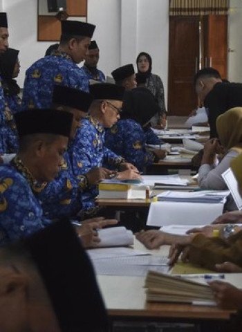 Tambahan Usia Pensiun ASN: Tantangan Regenerasi Birokrasi di Indonesia