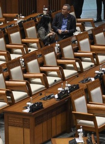 Sidang Paripurna DPR: Penutupan Masa Sidang dengan 117 Anggota Tidak Hadir