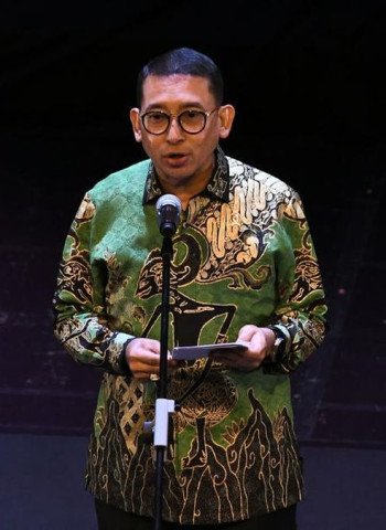 Fadli Zon: Penulisan Ulang Bukan Sejarah Resmi