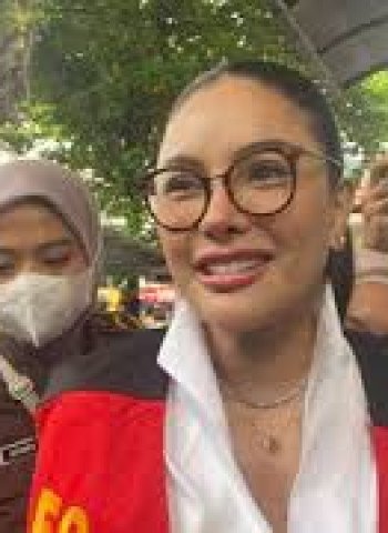 Nikita Mirzani Ditegur: Kontroversi Video Call dan Live Jualan dari Rutan