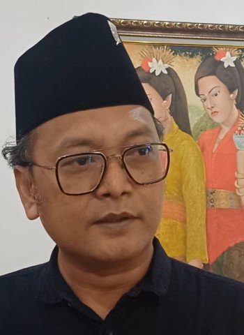Guntur Romli: Gus Dur dan Marsinah Layak Jadi Pahlawan, Soeharto Tidak