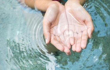 Merebut Kembali Hak Atas Air: Tantangan dan Solusi di Indonesia