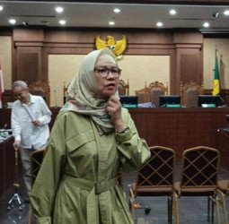 Karen Agustiawan Menjadi Saksi dalam Sidang Anak Riza Chalid