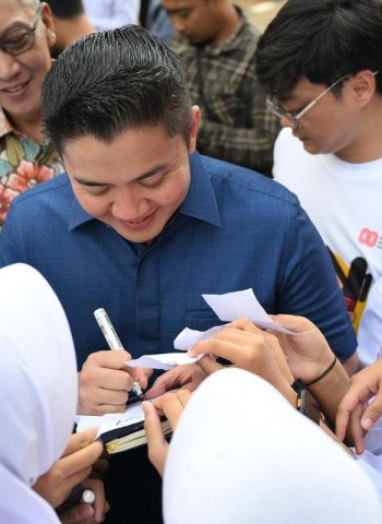 Survei IPO: Seskab Teddy Jadi Menteri dengan Jabatan Paling Tepat