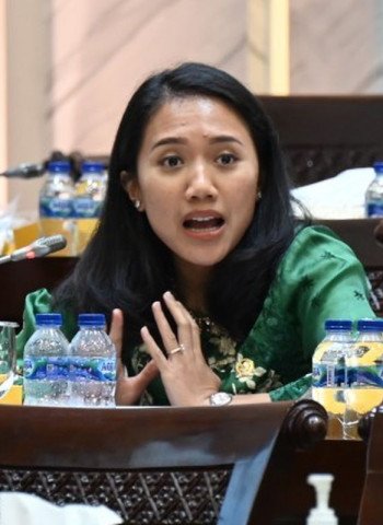 Bahlil Dorong Puteri Komarudin Jadi Kandidat Pengganti Dito Ariotedjo di Posisi Menpora