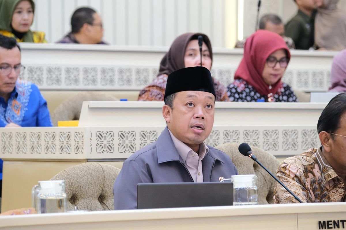 DPR Soroti Nusron Wahid Terkait Lahan Sawit Ilegal