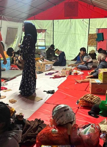 Kemensos Salurkan Bantuan dan Layanan Psikososial untuk Korban Kebakaran di Dusun Otuno