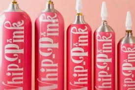 Tren Penggunaan Whip Pink di Kalangan Anak Muda: Dari Perlengkapan Bartender Hingga Masuk ke Dunia Hiburan Malam