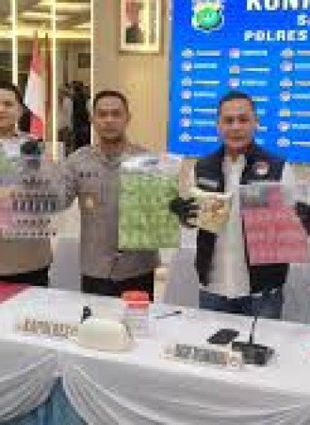 Polisi Ringkus WN China di Tangsel, Sita 207 Cartridge Berisi Cairan Etomidate