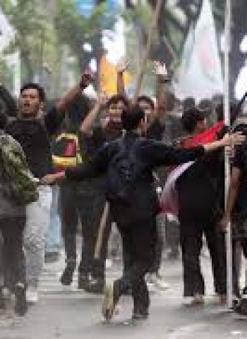 Terdakwa Demo Agustus Mengaku Dipukuli dan Diteriaki Koruptor Saat Proses Penangkapan