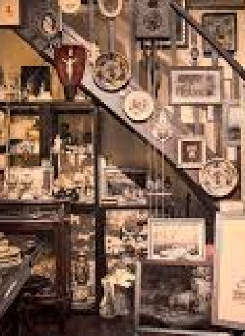 Sayang Dibuang, Mahal Diperbaiki: Alasan Masyarakat Menimbun Barang