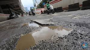 EVALUASI PERBAIKAN JALAN RUSAK DI JAKARTA YANG DINILAI BELUM MENYENTUH AKAR PERMASALAHAN