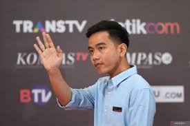 DINAMIKA POLITIK ANTARA GAYA KEPEMIMPINAN JOKOWI DAN LANGKAH POLITIK GIBRAN