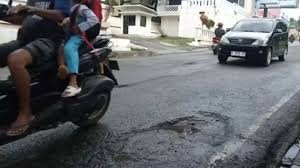 Ironi Jalan Berlubang: Driver Ojek Online Jadi Tersangka Usai Kecelakaan Akibat Jalan Rusak