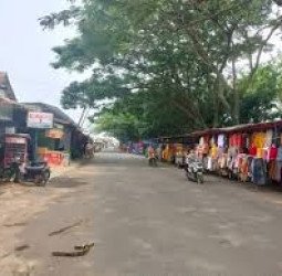 RAWAN KECELAKAAN MAUT AKIBAT JALAN BERLUBANG DI KAWASAN PASAR KEMIS