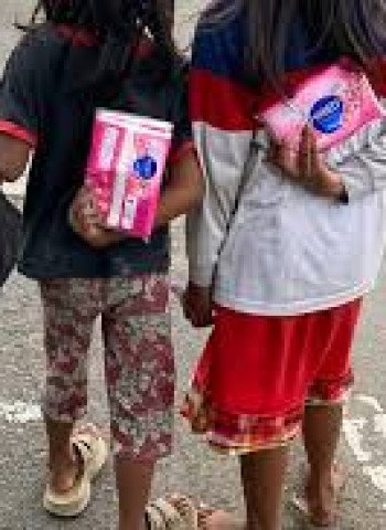 Dampak Tersembunyi di Balik Jualan Tisu, Pakar Ingatkan Risiko Mental Anak Jalanan